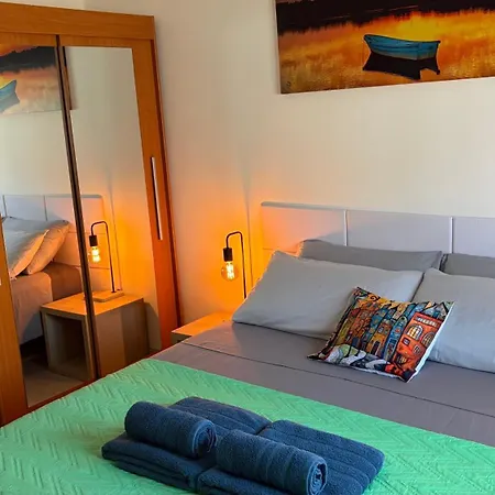 Miniappartamento Con Terrazza A 2km Dal Centro Di Apartamento