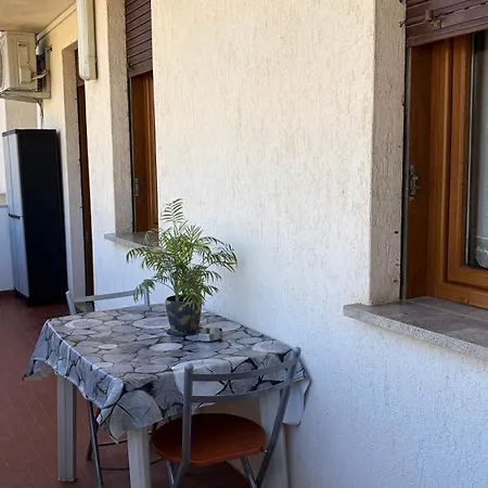 Miniappartamento Con Terrazza A 2km Dal Centro Di Apartamento *